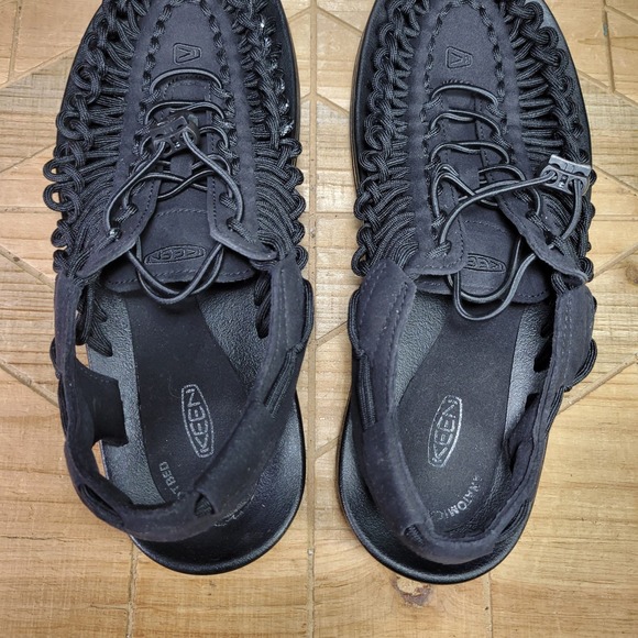 Keen UNEEK Sandal Men's Size 8.5 Black Water River Hiking Magnet Outdoor Sandals - Picture 10 of 13
